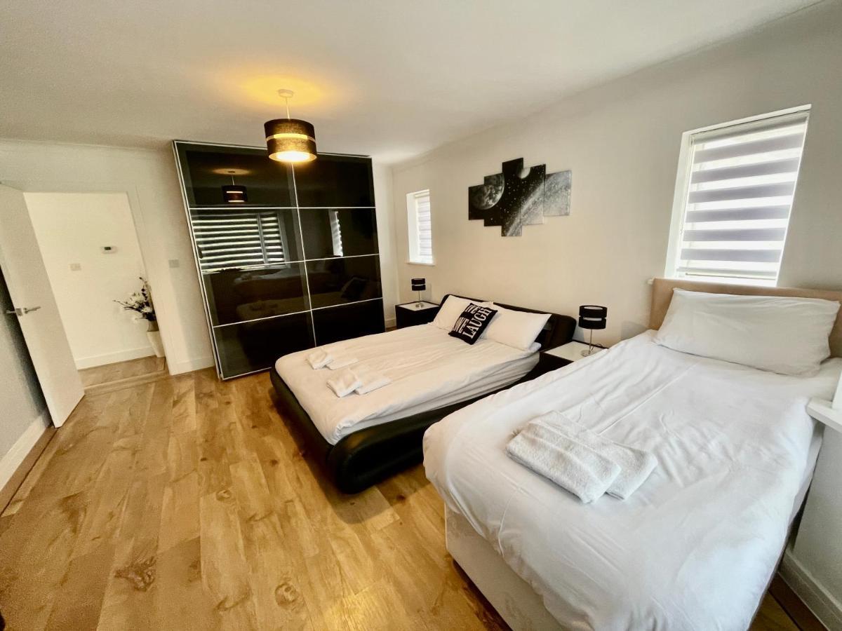 Four Corners Holiday Home Hot Tub & Sauna Ferndown Exterior foto