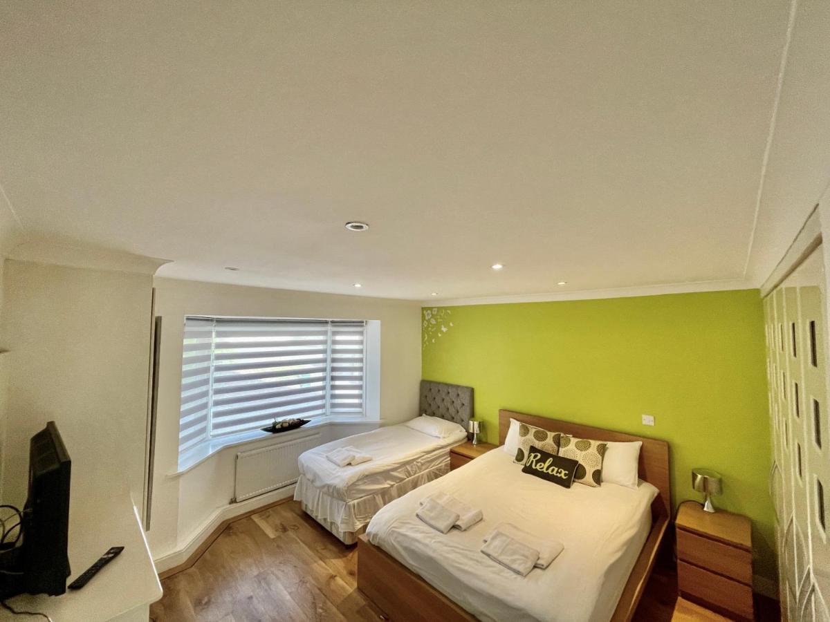 Four Corners Holiday Home Hot Tub & Sauna Ferndown Exterior foto