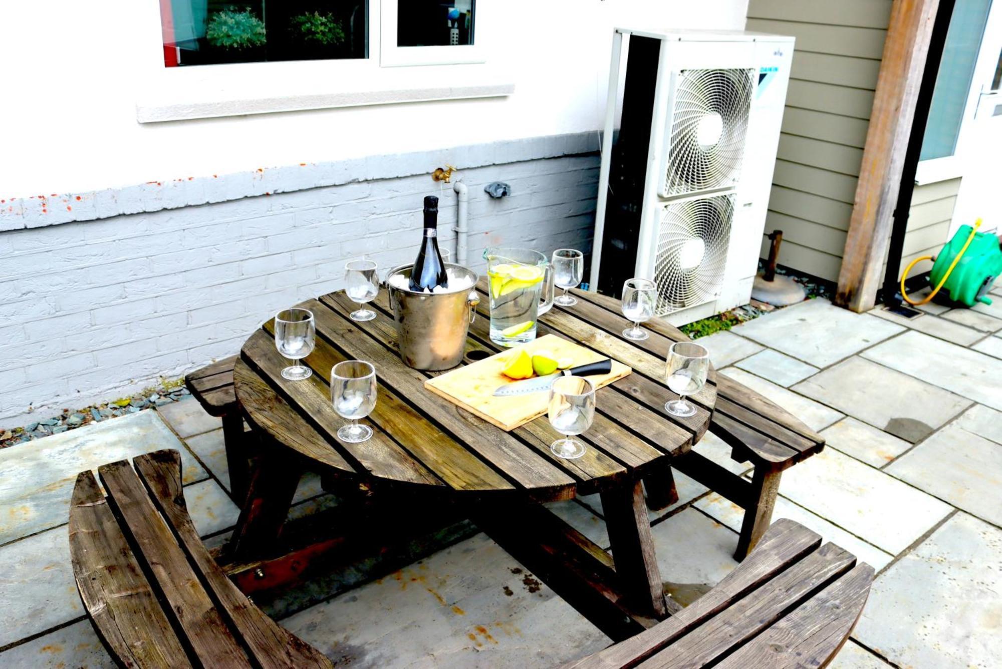 Four Corners Holiday Home Hot Tub & Sauna Ferndown Exterior foto