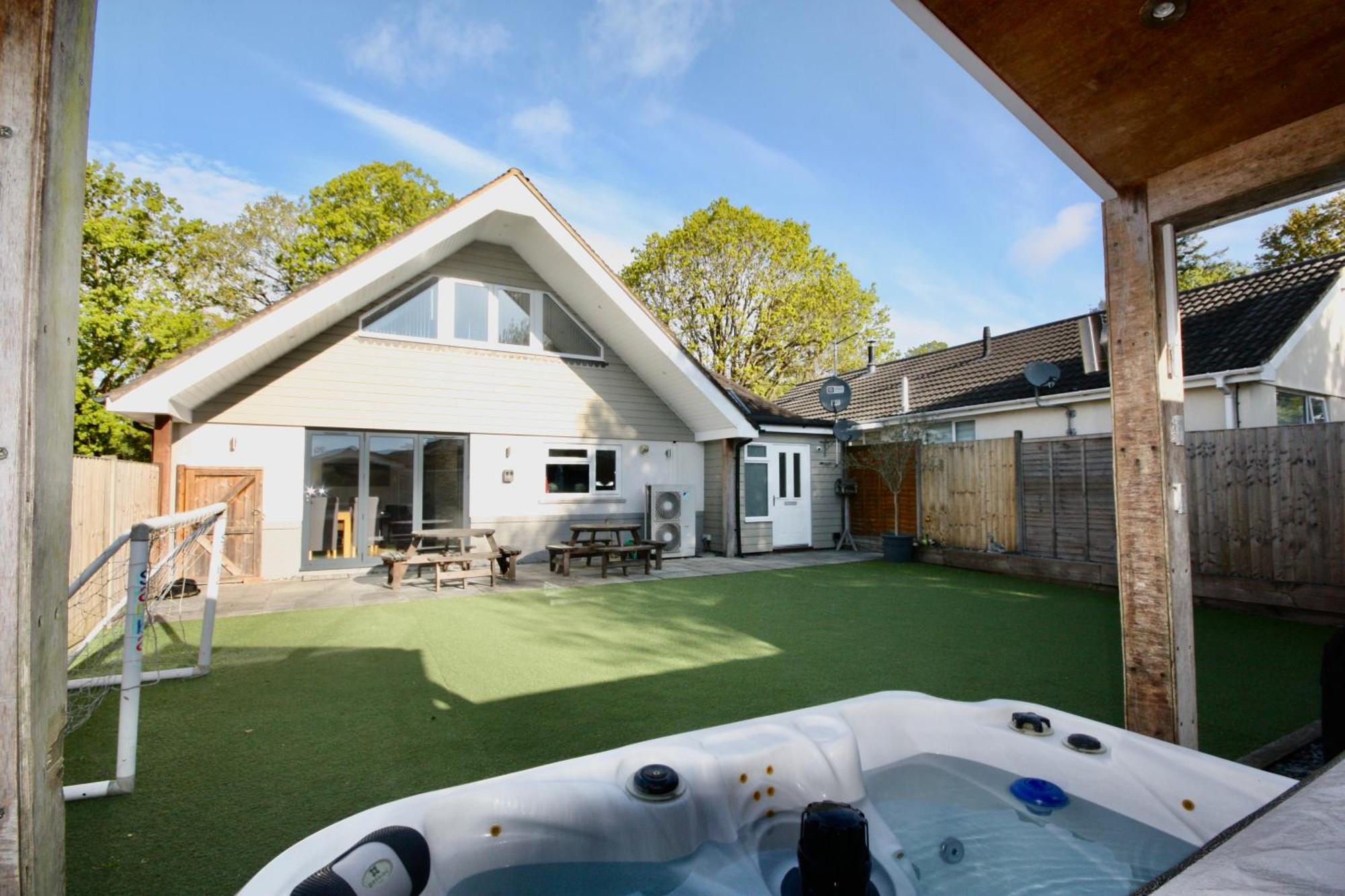 Four Corners Holiday Home Hot Tub & Sauna Ferndown Exterior foto